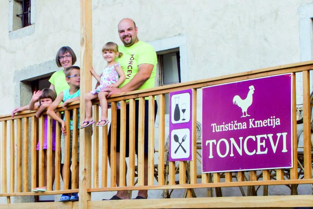 Toncevi Eco Estate Hotel Branik Bagian luar foto