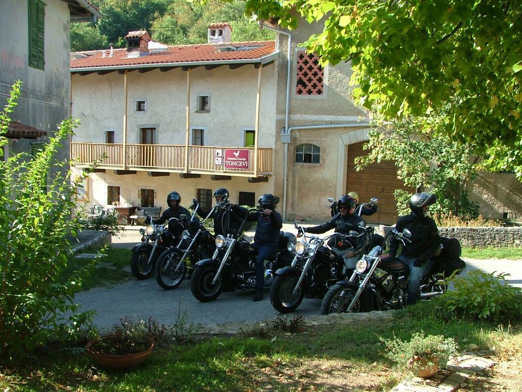 Toncevi Eco Estate Hotel Branik Bagian luar foto