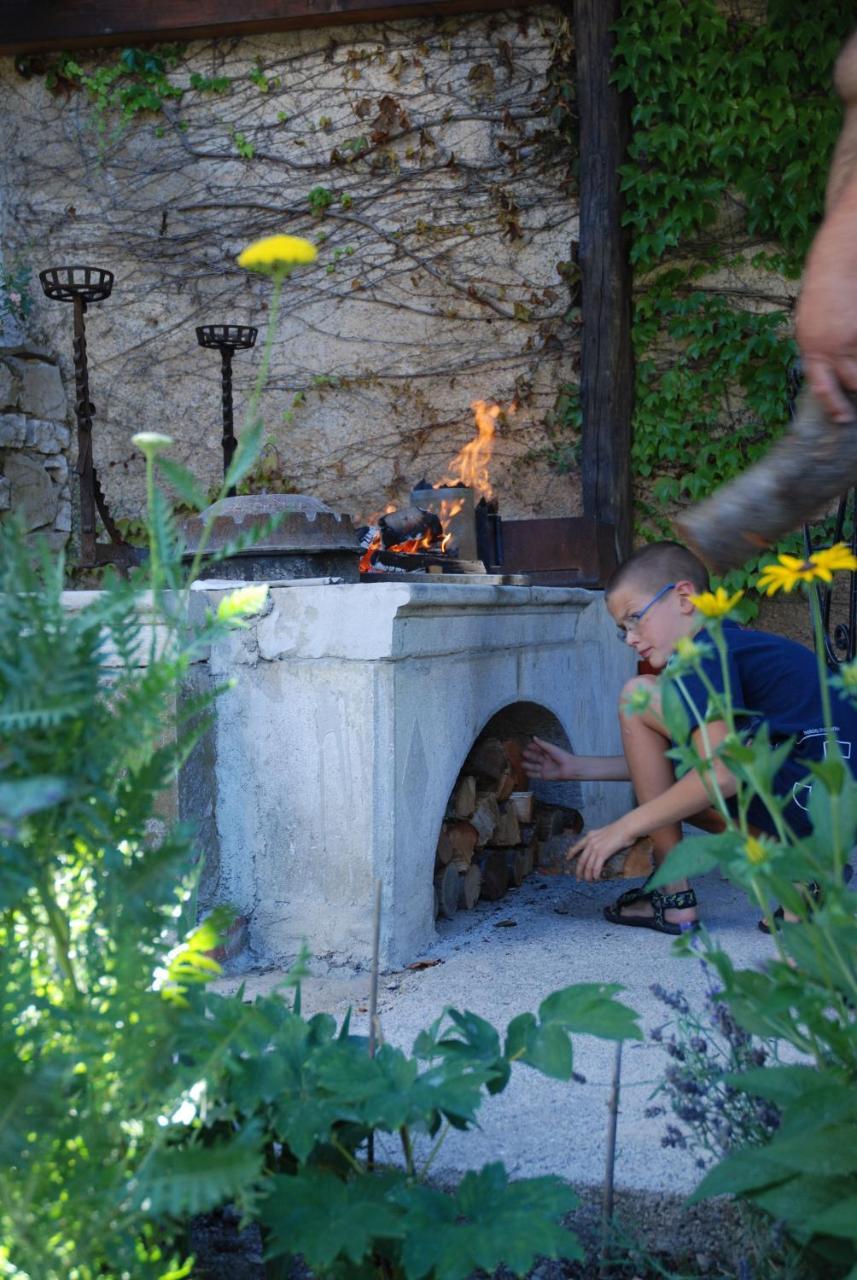 Toncevi Eco Estate Hotel Branik Bagian luar foto